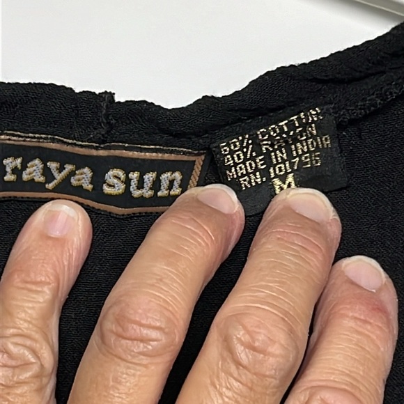 Raya  Sun Cover Up - Picture 3 of 8